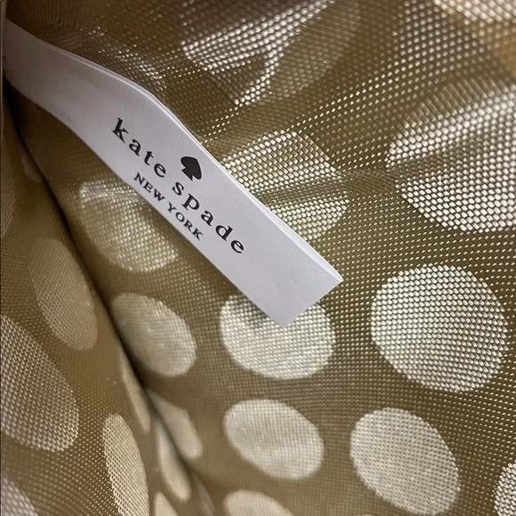 NWT Kate Spade cream saffiano wristlet with gold logo.  8x5” - Picture 4 of 7